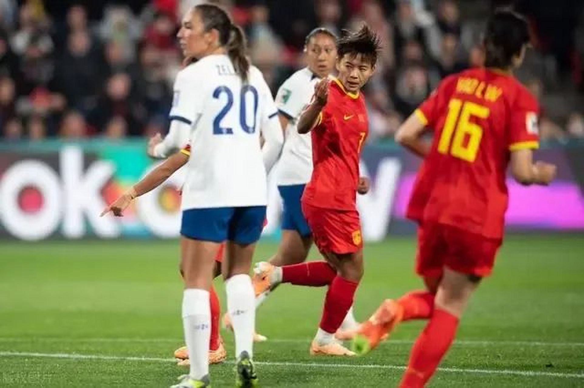 国际足坛关注女足表现，中国队迎战